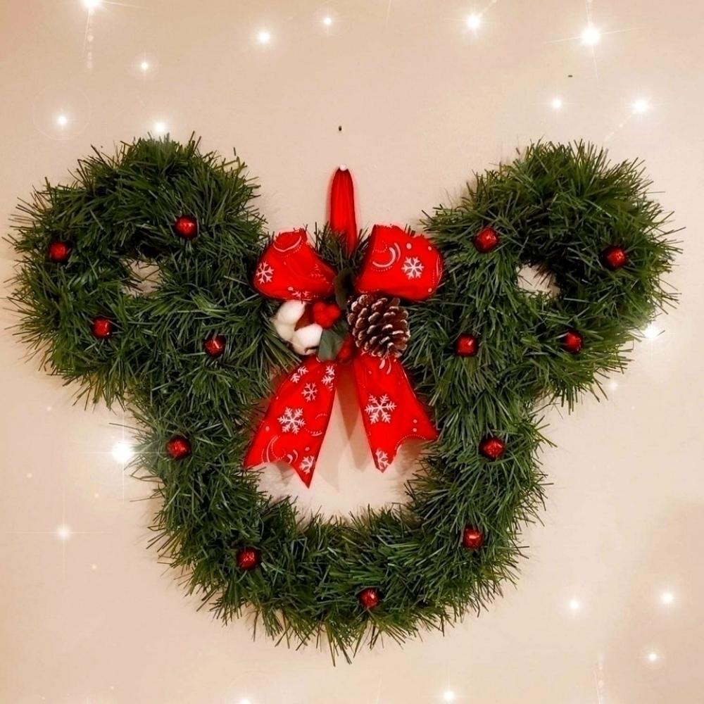 Mickey Mouse wreath or wall decor christmas